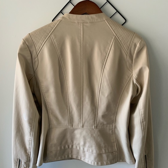 Tan jacket - Picture 4 of 4